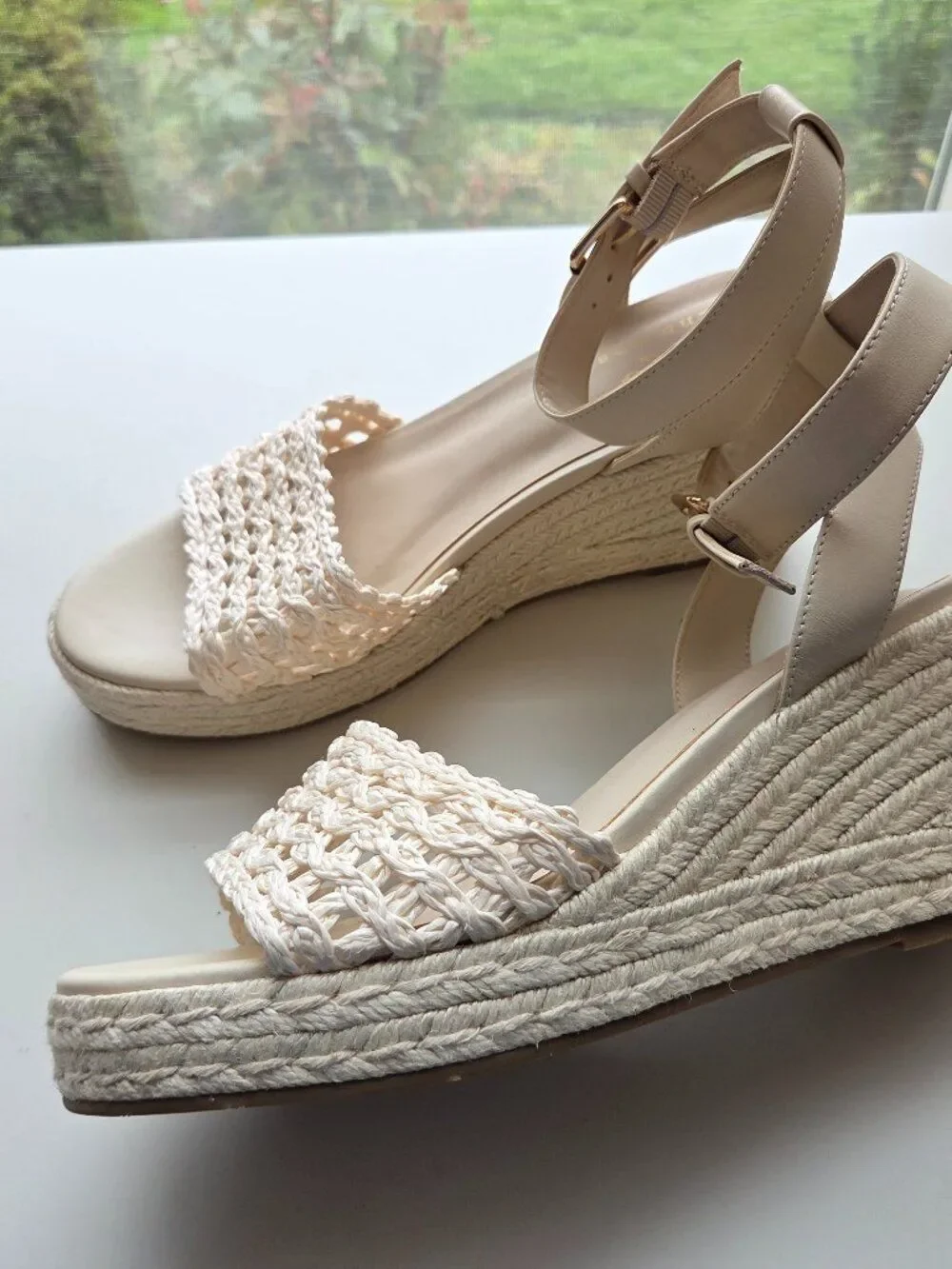Tina Rose Magda Espadrille Wedge Heels Size 8.5 Cream Ivory Woven Ankle Strap
